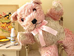 bt-a02747 Chiltern Hygienic Toys ピンクラトルベビーベア ¥ 22,800